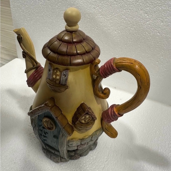 Figurine Teapot Cottage Resin
Vintage Decor for Home Decorations House - Picture 3 of 9